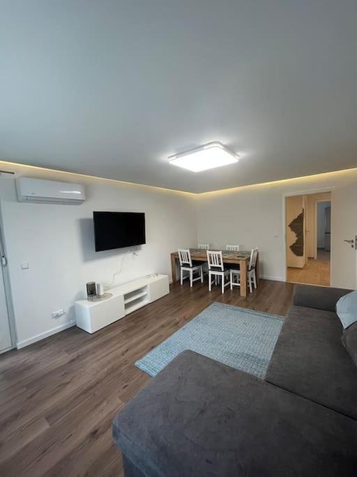Familienwohnung Neben Dem See,messe Und Europapark *